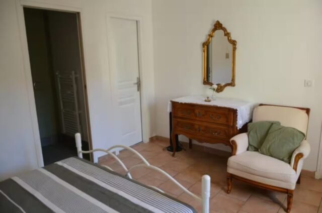 La chambre Romantique avec salle d'eau et WC indépendant La chambre Romantique avec salle d'eau et WC indépendant