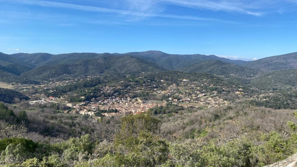 Vue sur Collobrières et les Maures